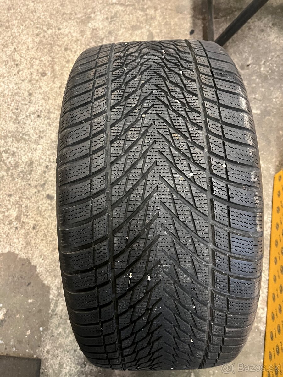 275/35 r19