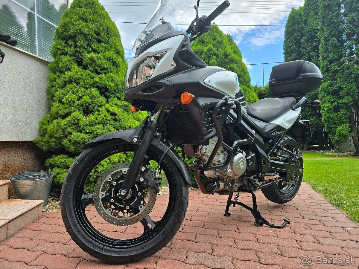 Suzuki DL 650 V strom 2015 ABS TOP stav gar.km