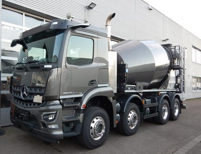 Mercedes-Benz Arocs 3243 8x4 / Liebherr 9m3 - Domiešavač