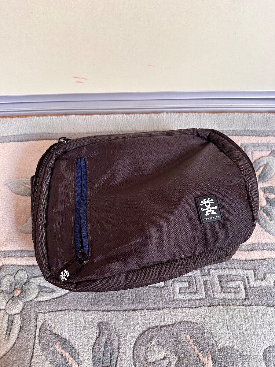 Crumpler trak jack toiletry kit hnedá