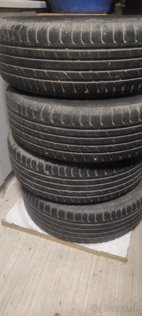 Nokian iline 185/60R15 + disky