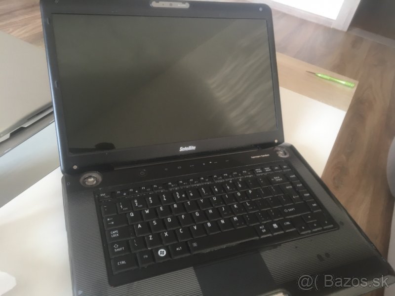 Predam Toshiba A350 na nahradne diely