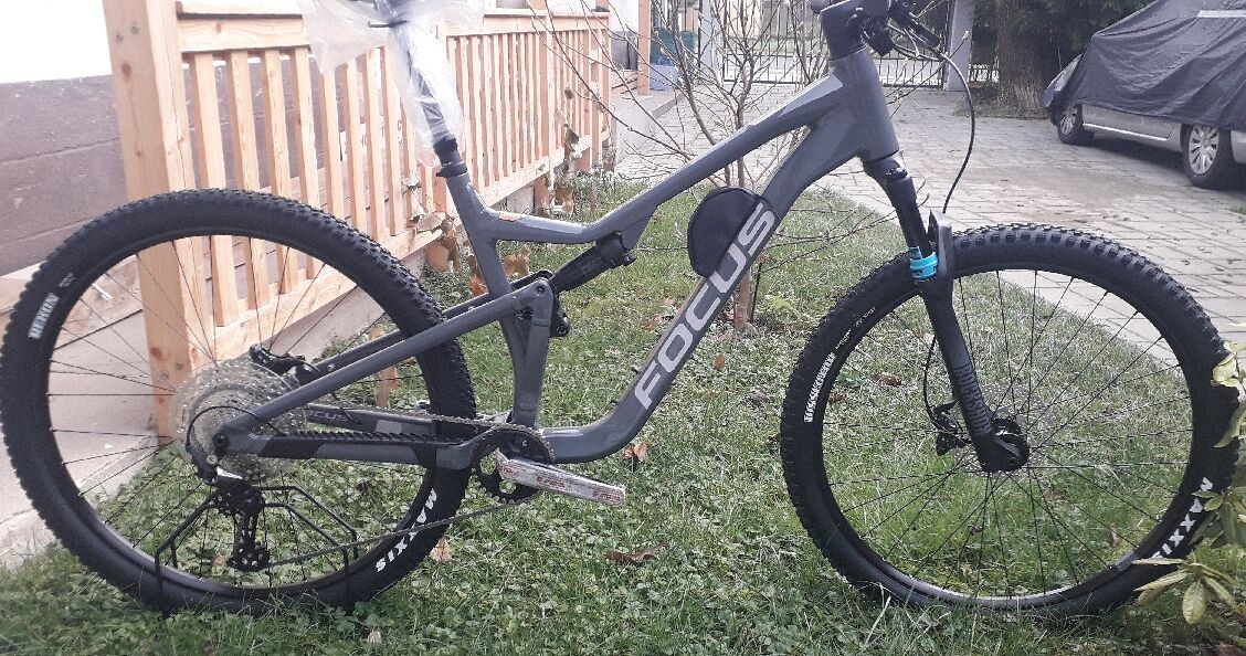 full FOCUS thron 6,8 veľ 47/ XL rockshox 130 +deore 1x12