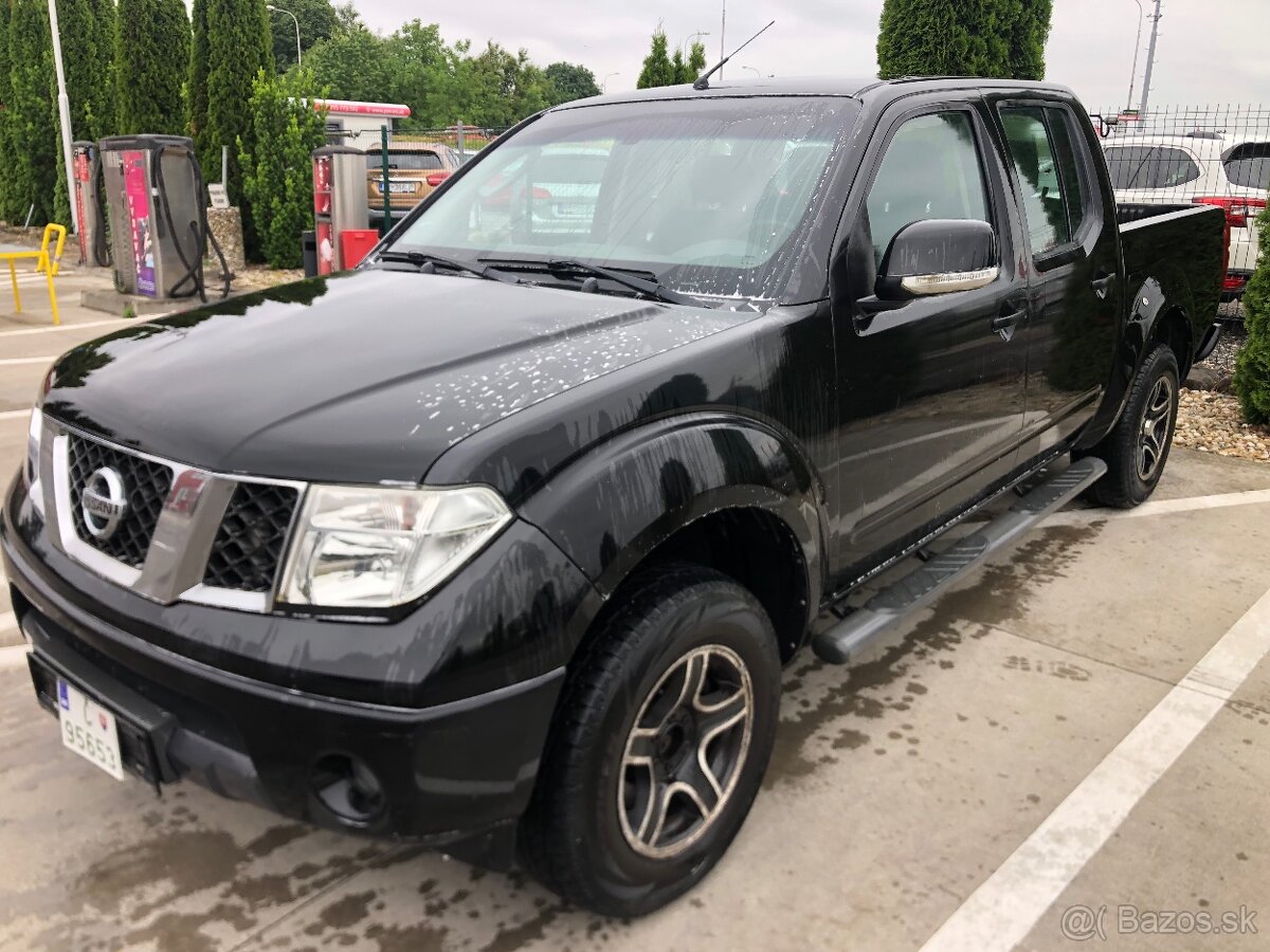 NISSAN NAVARA 2009 2.5D 4X4 + UZÁVIERKA NEPOJAZDNÉ