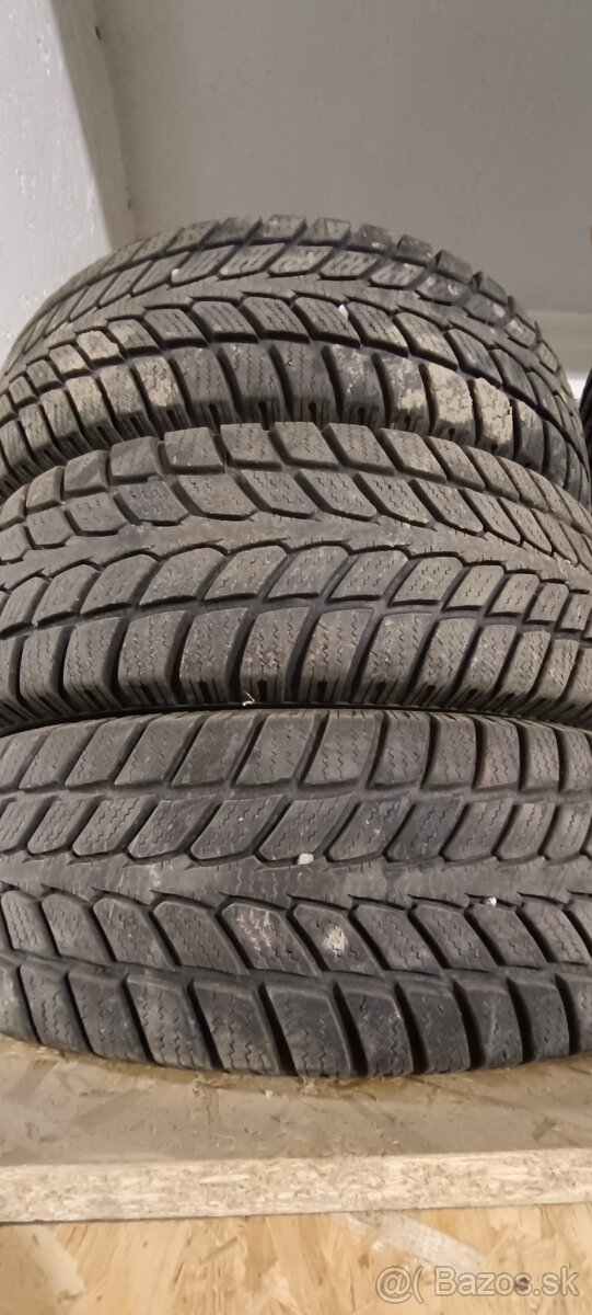 Zimné pneumatiky 235/75 R15