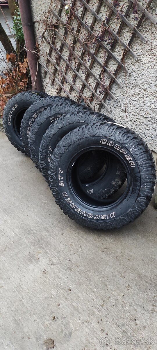 Gumy 285/70 R17