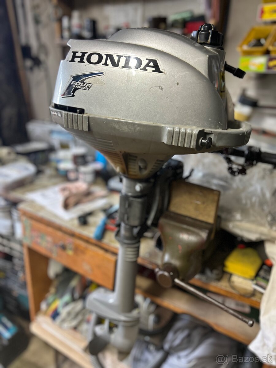 Lodny motor honda2,3hp