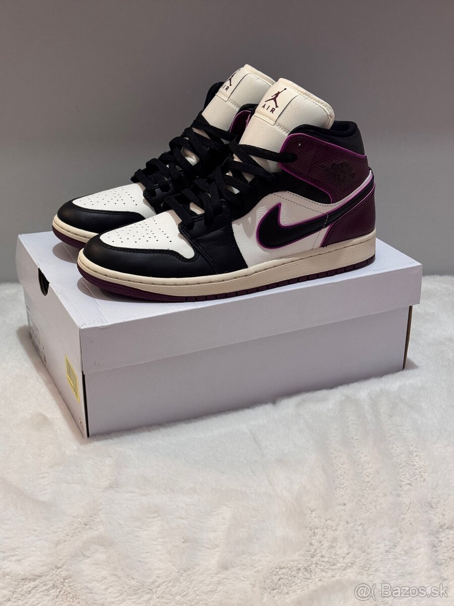 Air Jordan 1 mid se / sail black 43/44