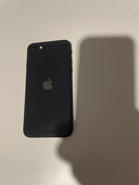 Krásny Iphone SE 2020 64GB batéria 88 percent