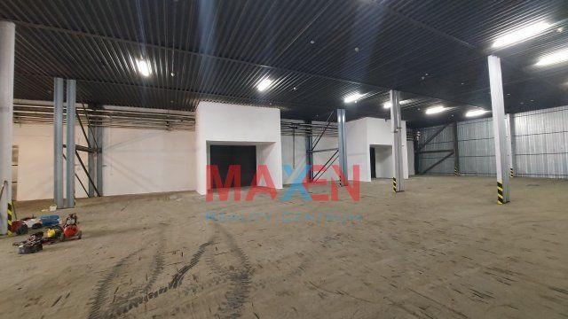 Skladový a výrobný priestor 850 m2 v priemyselnom areáli Koš