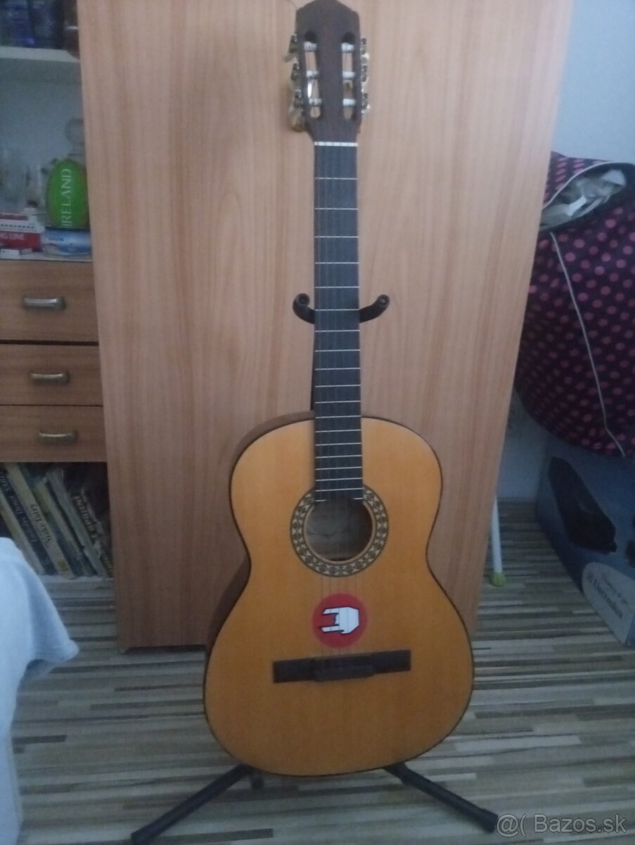 Akusticka gitara