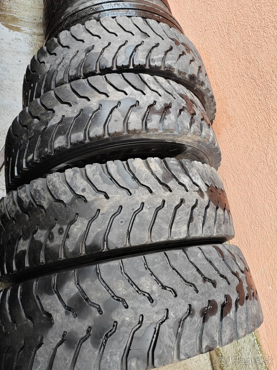 315/80 R22,5 Terénne