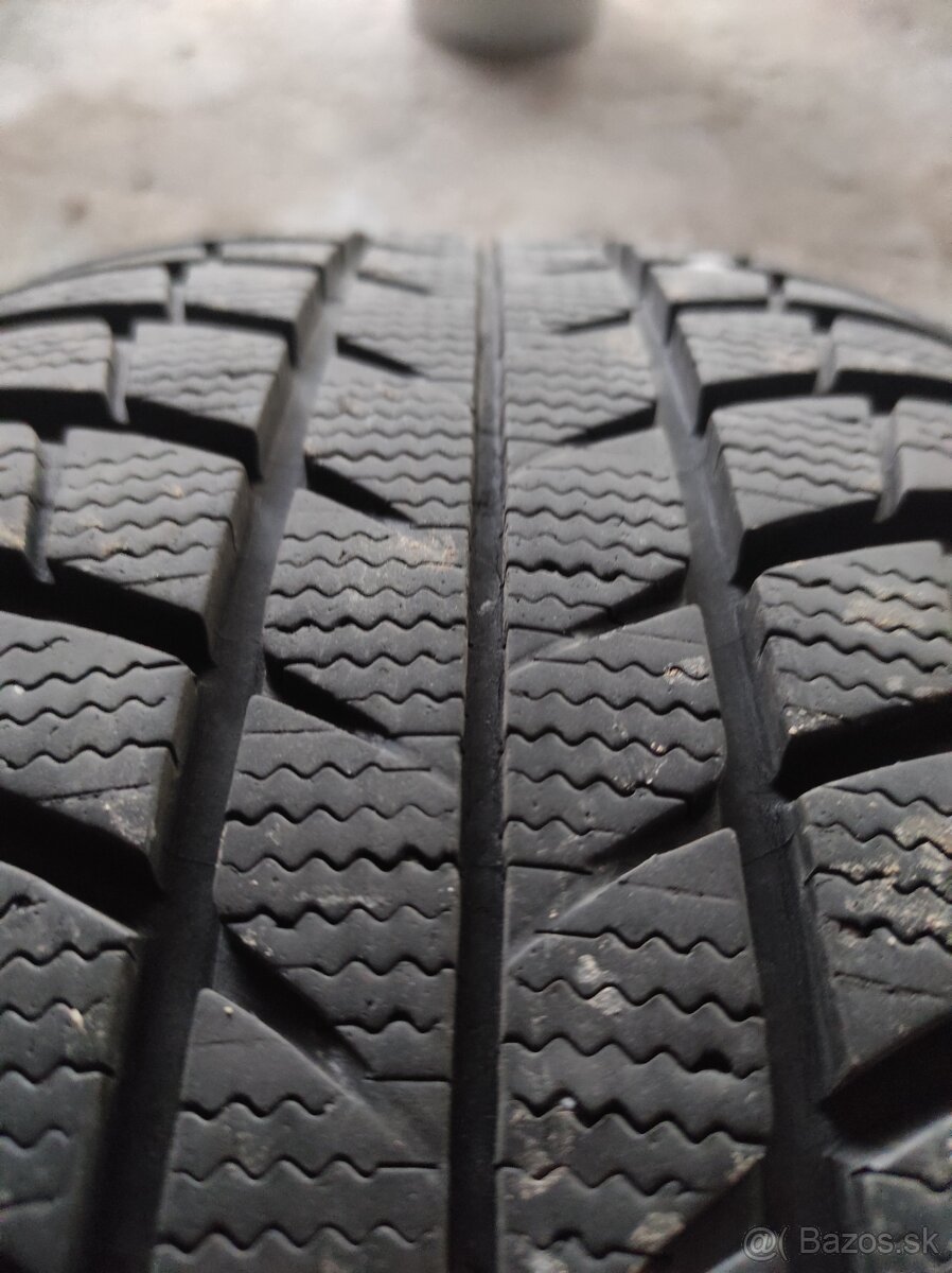 Zimné pneumatiky 225/50r17