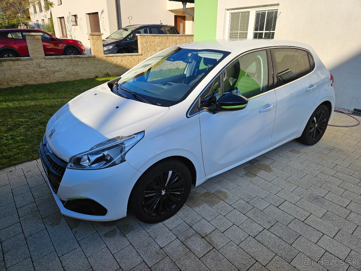 Peugeot 208 ALLURE 1.2 PureTech 110k  Automat