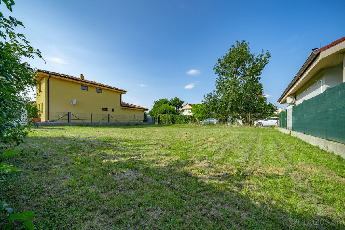 ŠAMORÍN-LUXUSNÝ POZEMOK 448m² IBA 500m OD ABSOLÚTNEHO CENTRA