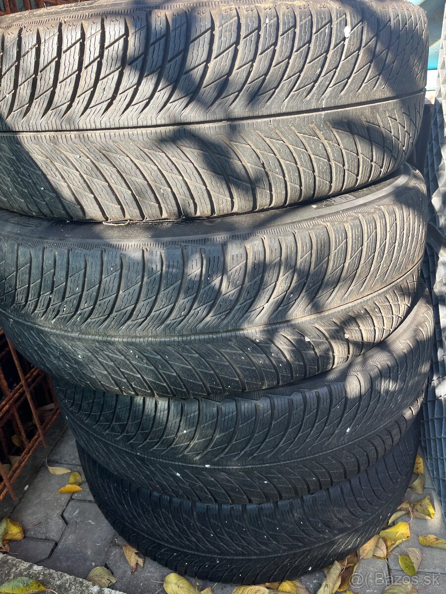 255/70R18 michelin zimna