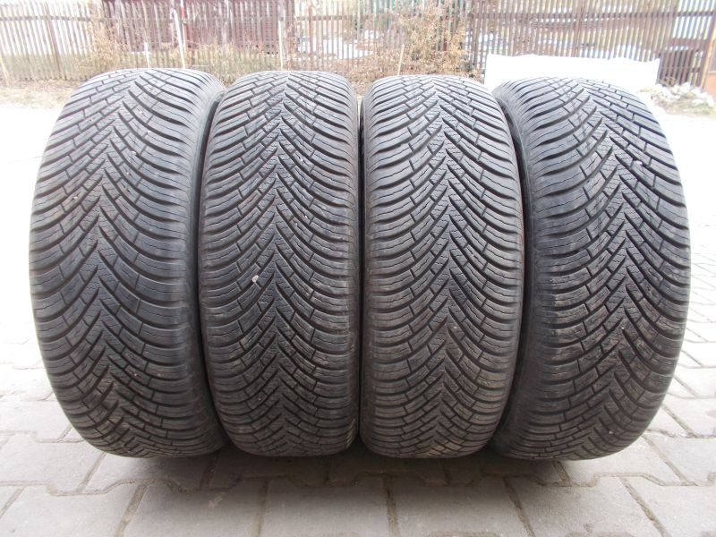 Pneumatiky Vredestein 205/60R16 XL celoročné 4ks