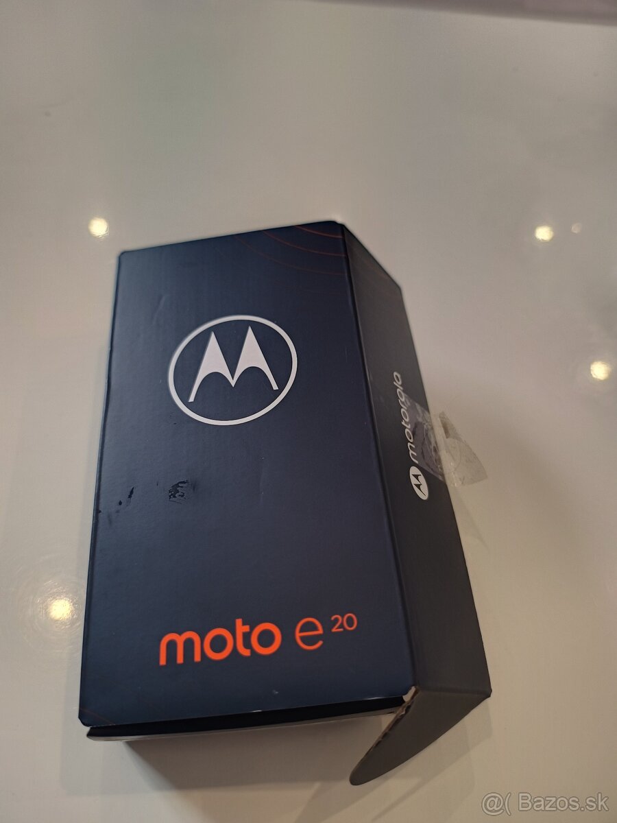 Motorola moto e20 2gb tam /32gb rom