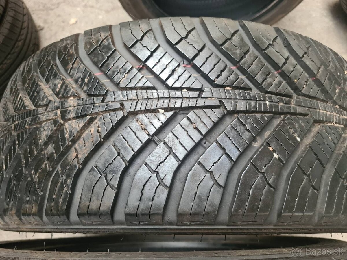 225/40 r18 zimné 2 ks KUMHO dezén 8,3 mm DOT2018