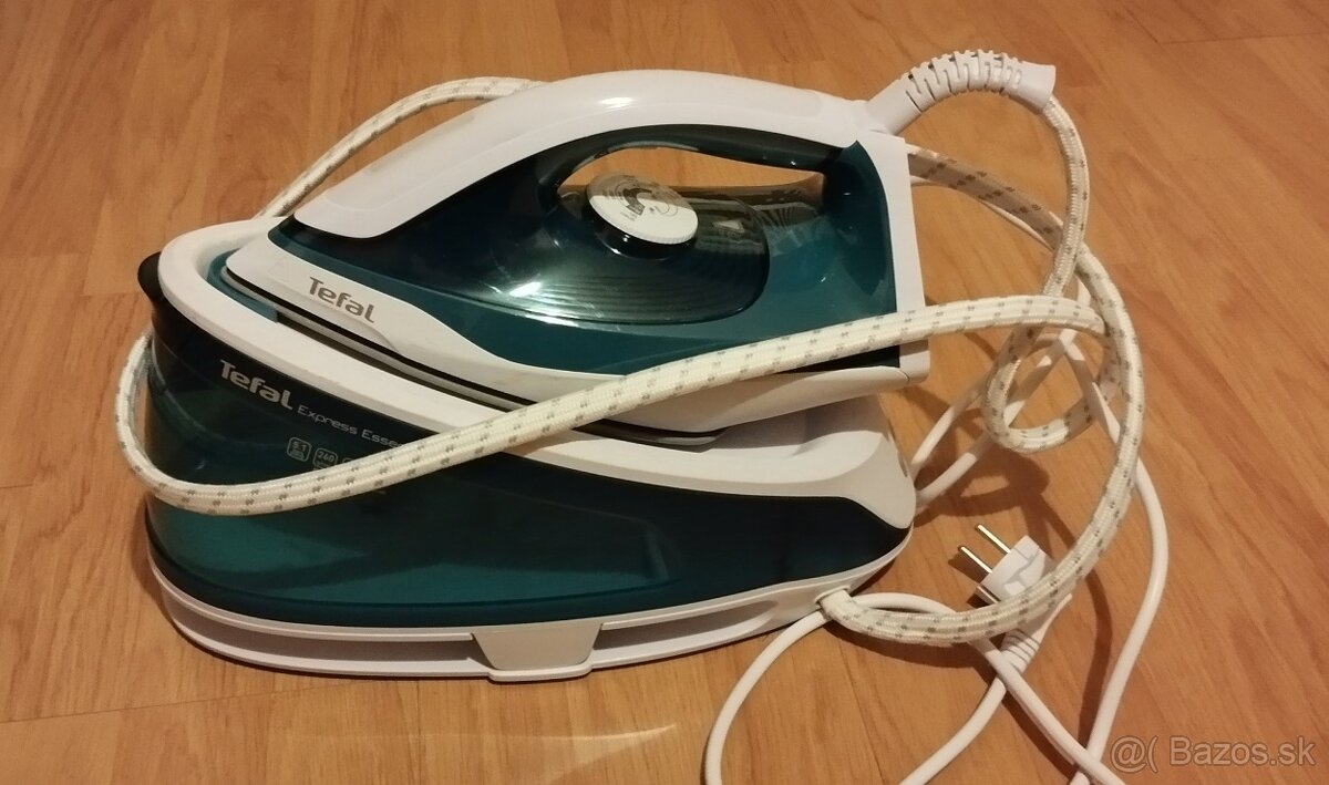 Žehlička/parný generátor Tefal sw6112e1