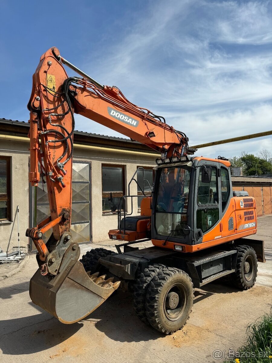 Kolový bagr / rypadlo Doosan dx160w-3, SPZ