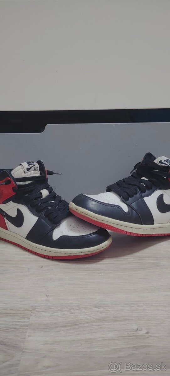 Jordan Retro 1 Black Toe