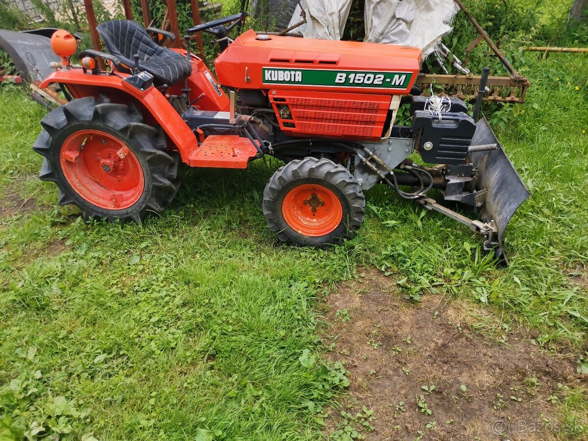 KUBOTA B1502-M 4WD traktor s radlicou