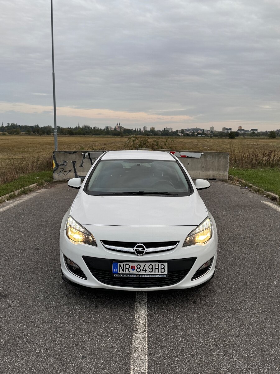 Opel Astra J 2013 74kw 147000km