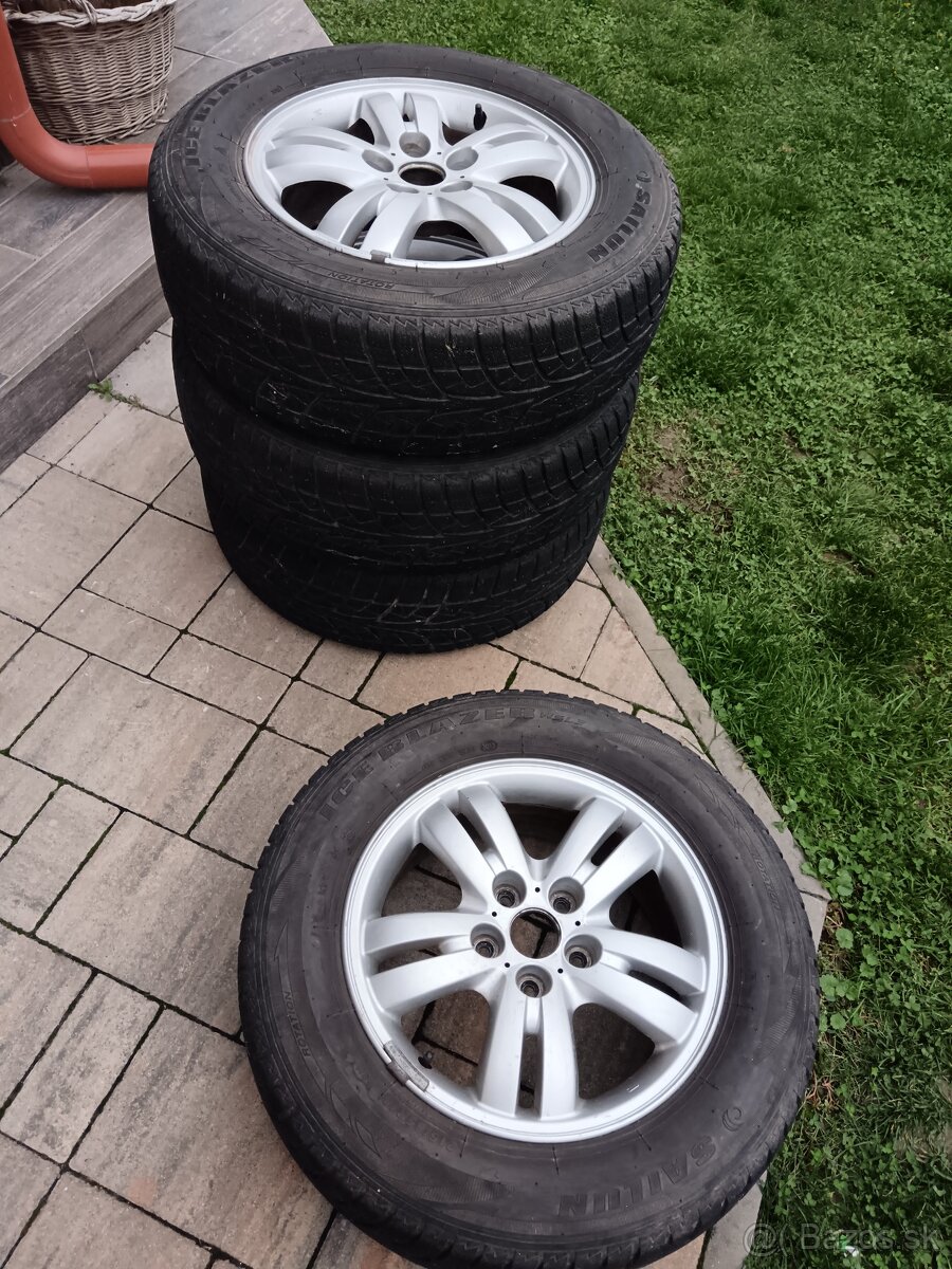 Predám elektróny 215/65R16 so zimnými gumami