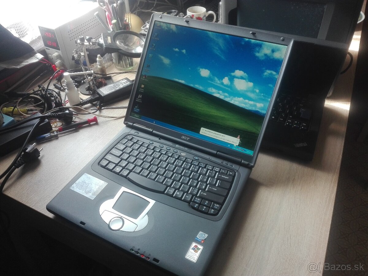 Acer TM. Windows XP SP3. LPT port/konektor. Floppy disk 3,5“