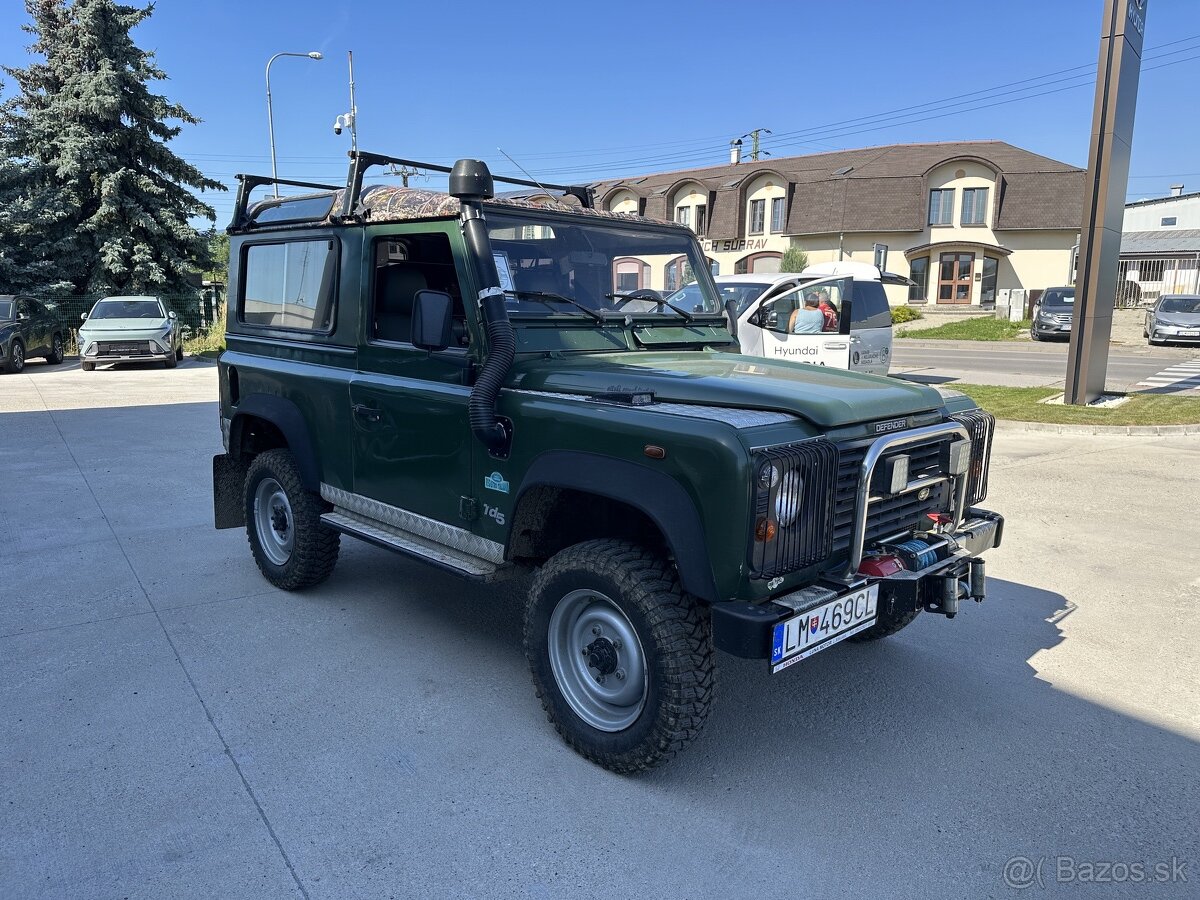 LAND ROVER Defender 90