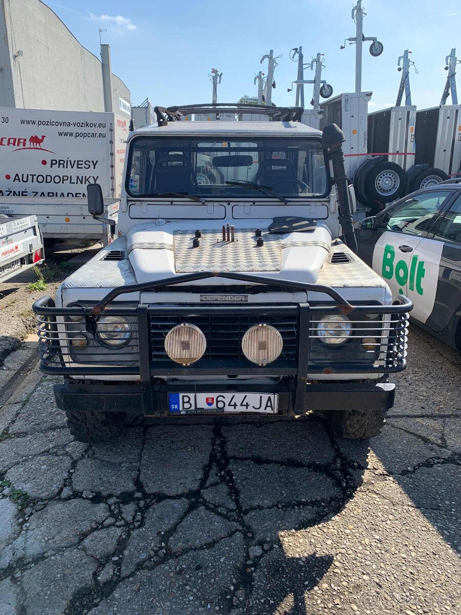 Land Rover Defender