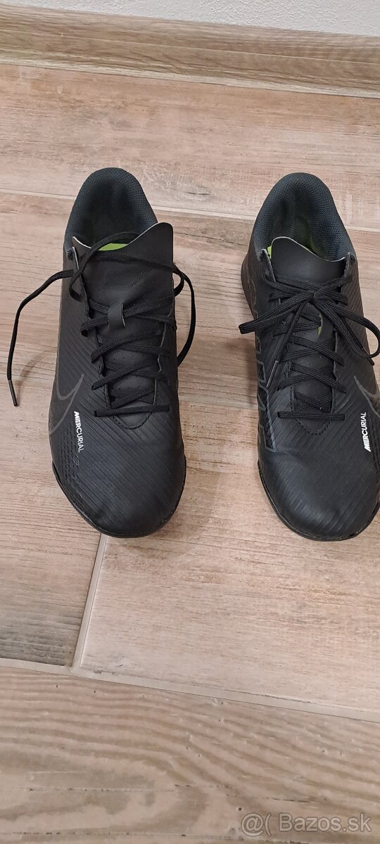 Kopačky Turfy Nike Mercurial veľkosť 43