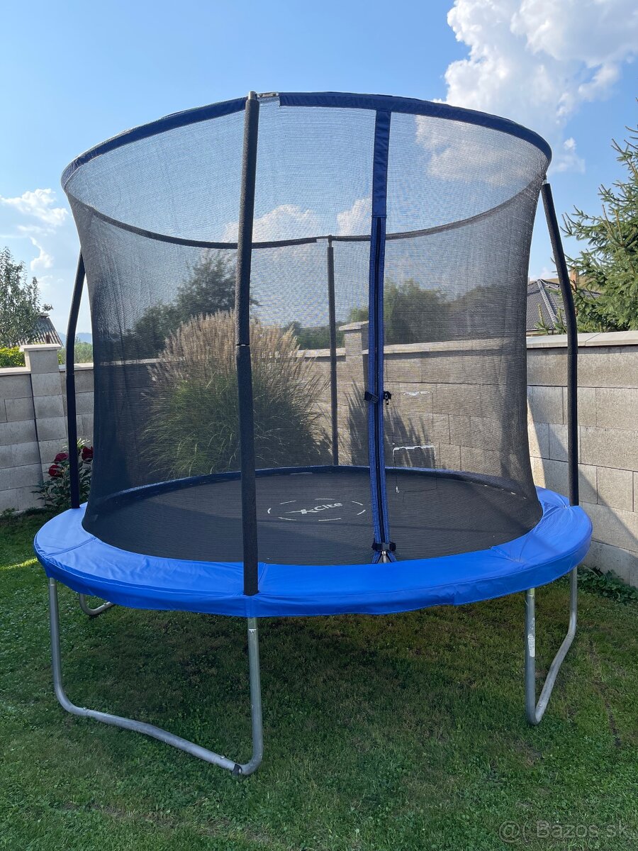 trampolina