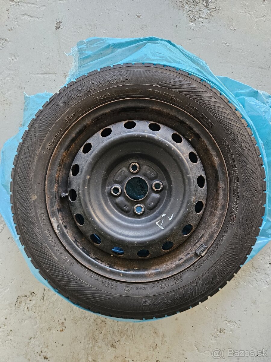 Plechové disky s puklicami Toyota Yaris 185/60 R15 84T