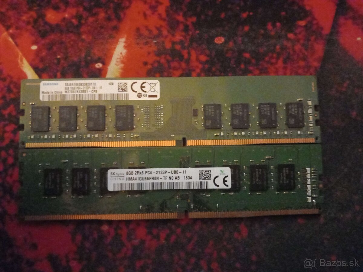 2x 8GB DDR4 2133hz, 1x 8GB DDR4 2400hz pamäťe