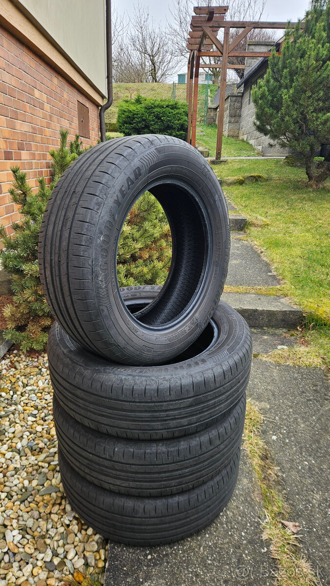 GOODYEAR Efficientgrip - 205/60 r16 letní