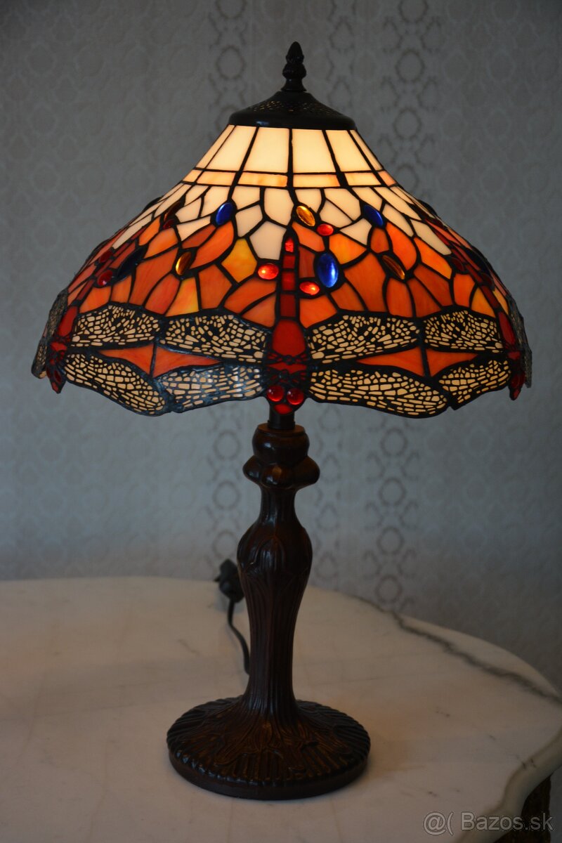 Tiffany lampa s vážkami - krásná