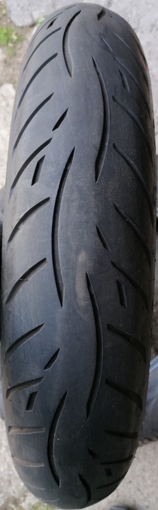 120/70 r18 pneu