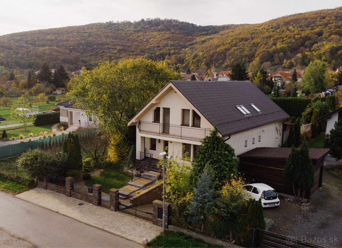 Nová Cena 7-izbový rodinný dom pre náročných, Smolenice