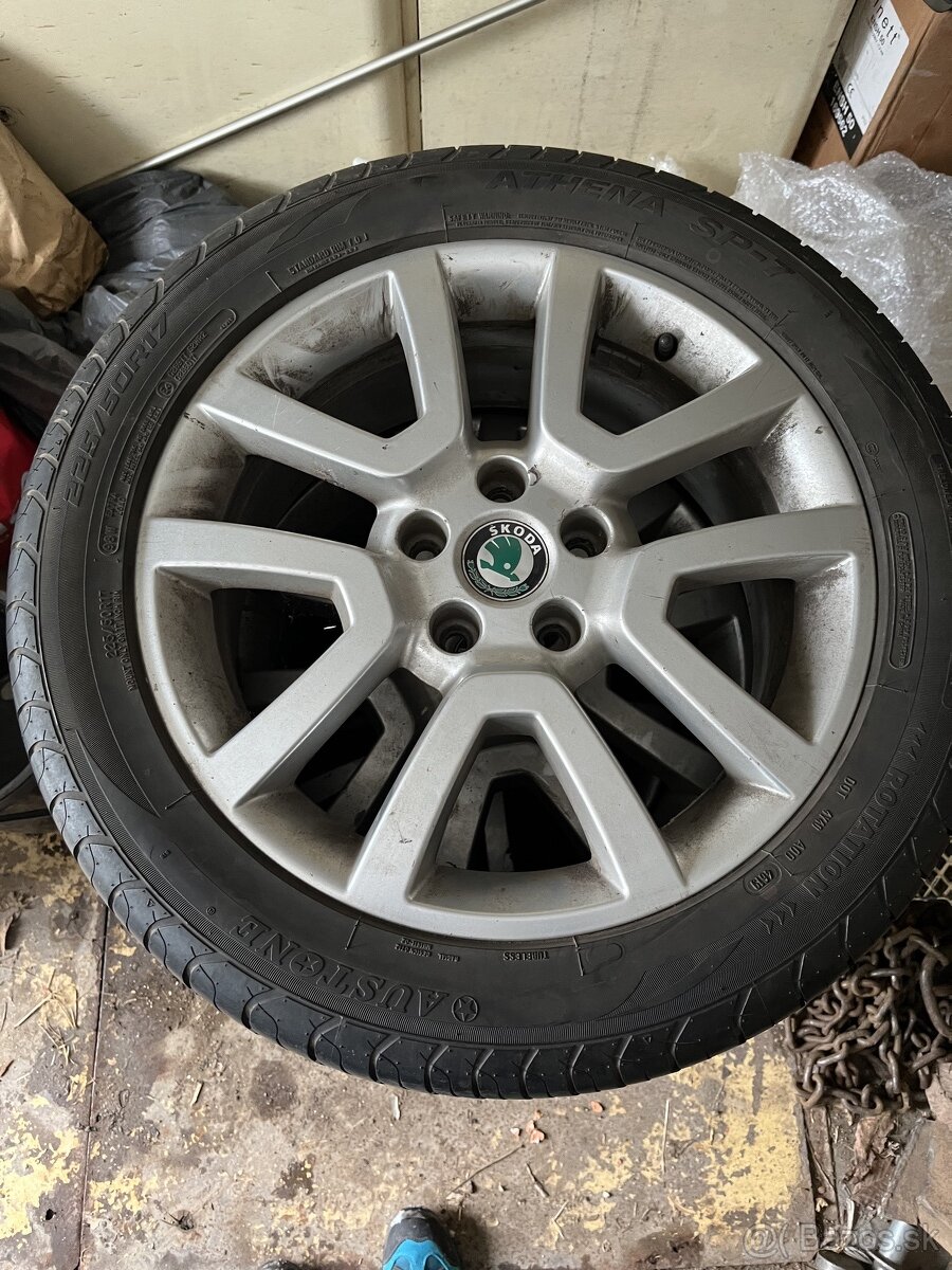 225/50 R17 letné pneumatiky aj s diskami