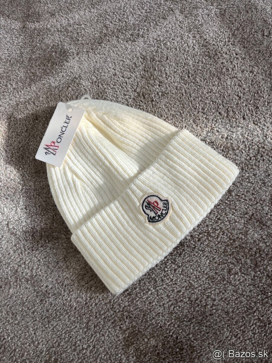 Moncler ciapka nova