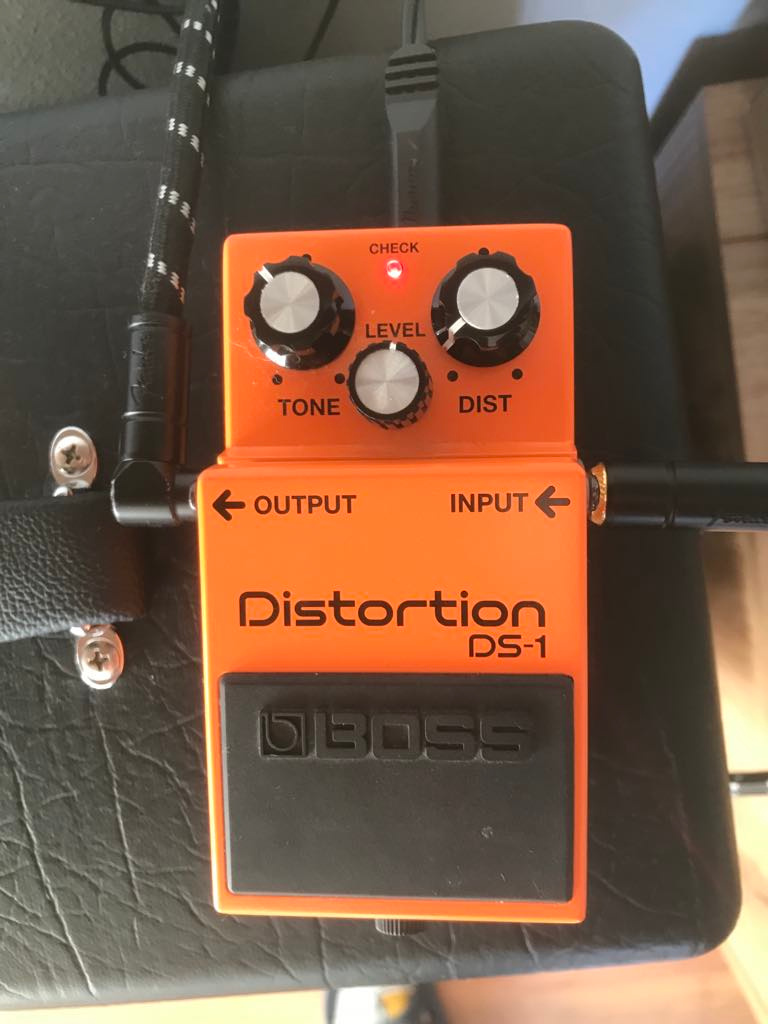 BOSS Distortion DS-1