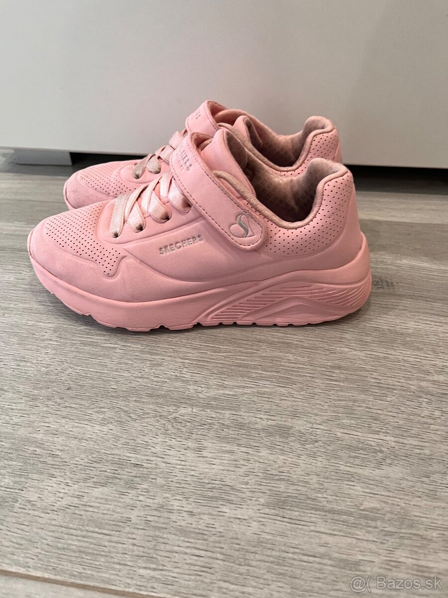 Skechers topánky pre dievca, veľ. 33