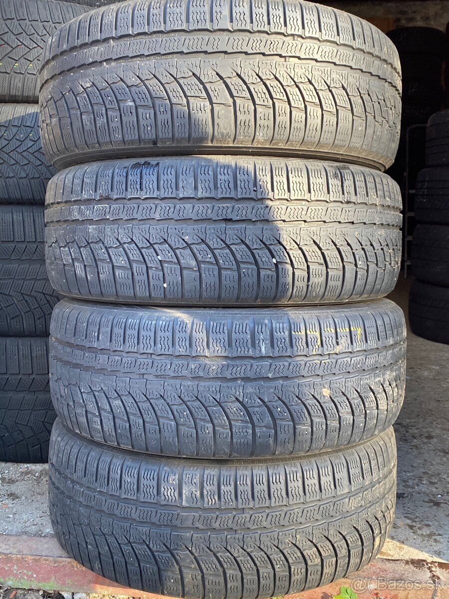 Nokian WR A4 215/55 R17 98V XL