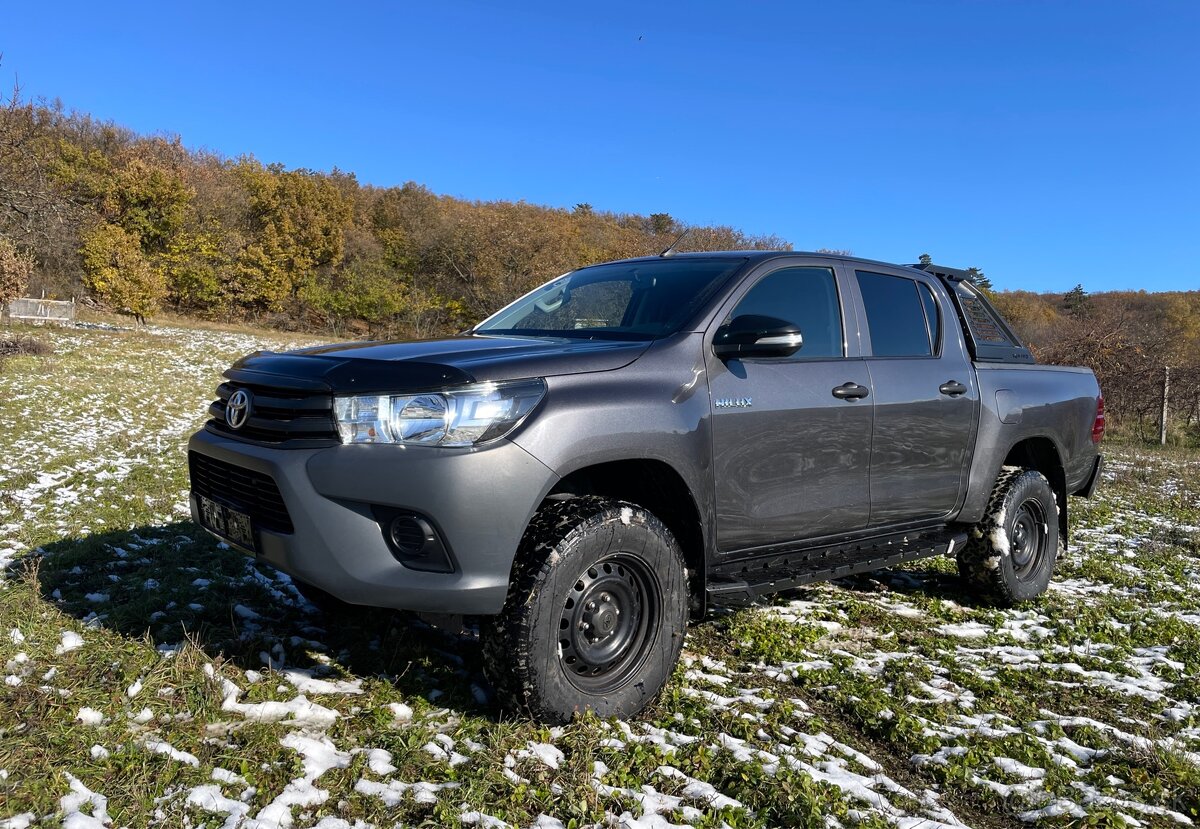 TOYOTA HILUX - NA PREDAJ / NA SPLÁTKY