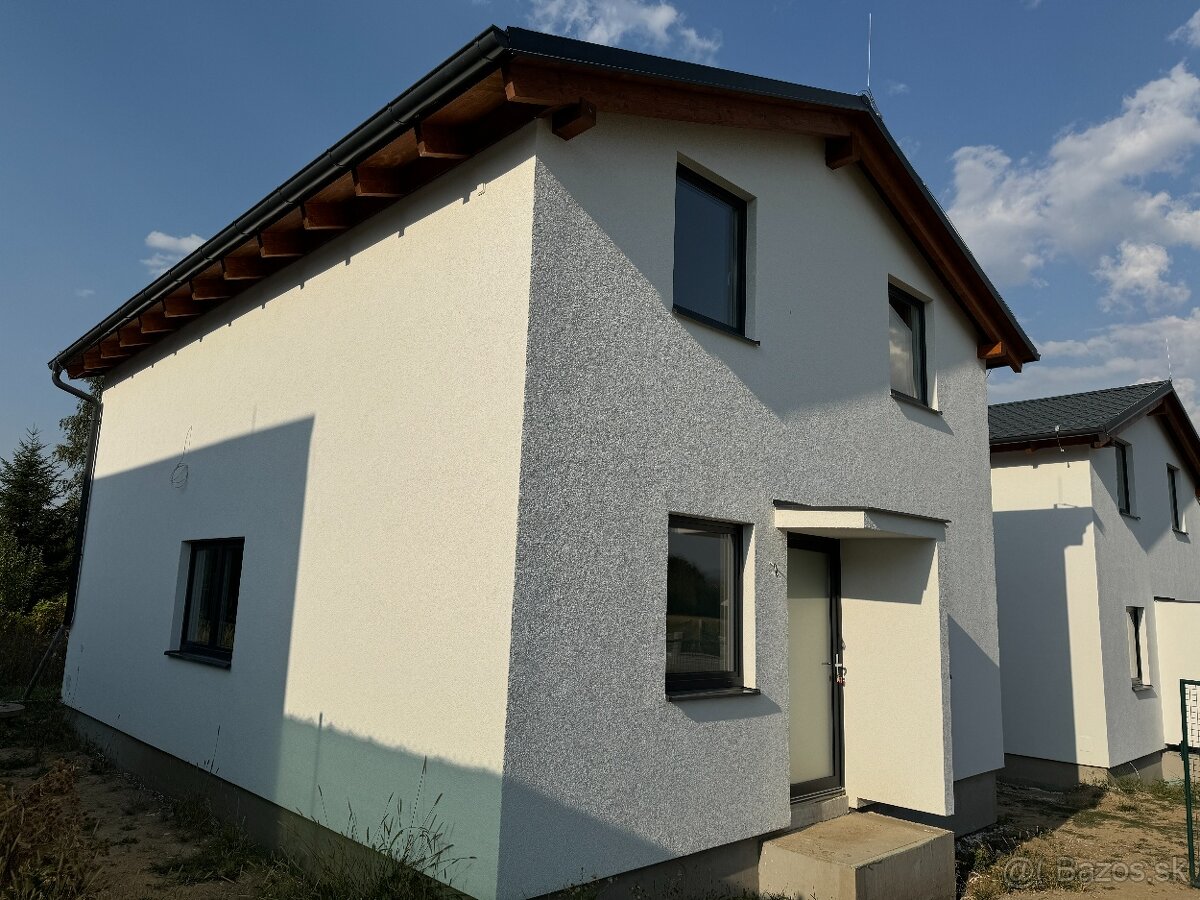 NOVOSTAVBA - DVOJPODLAŽNÉ RODINNÉ DOMY, 122m2, BENIAKOVCE