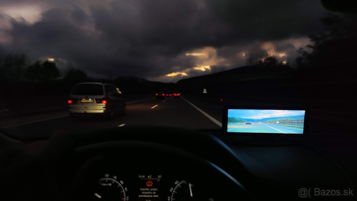 Kamera - dashcam s funkciou nočného videnia do auta 512GB SD