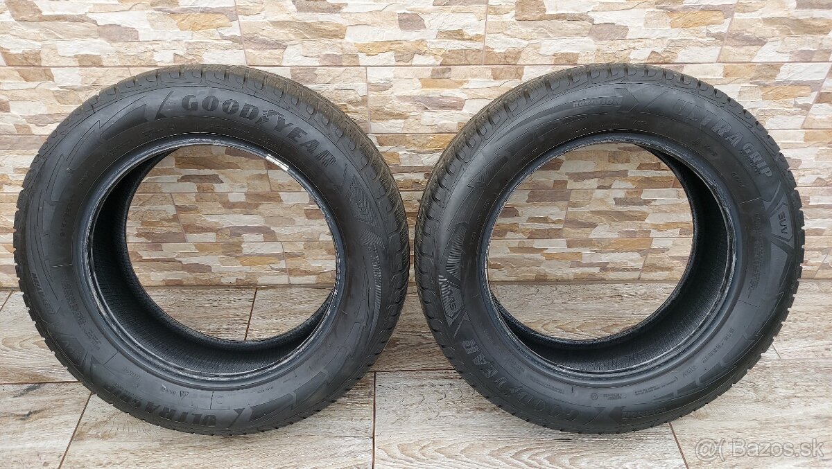 Predám 2xzimné pneumatiky 215/65 r17 Goodyear