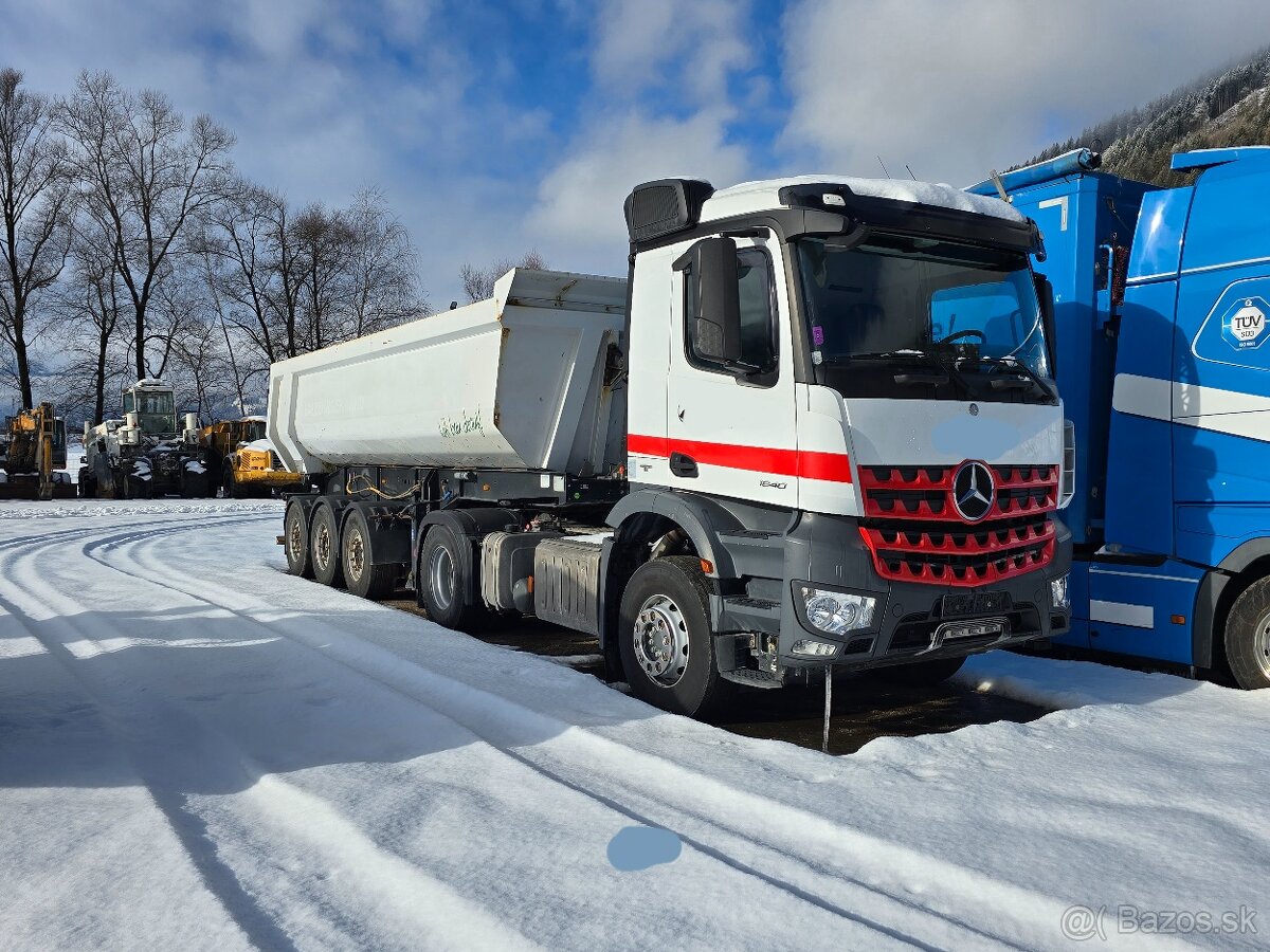 Mercedes actros+vyklapaci naves achwarzmuller